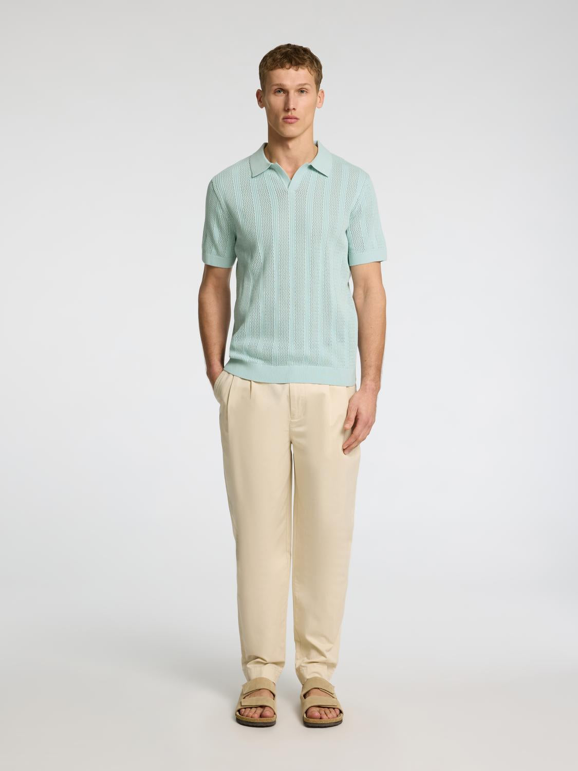 model_shot-front_full